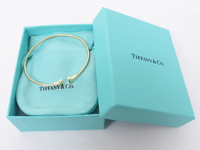 カラー Tiffany&co Tナローワイヤーブレスレット しましたが