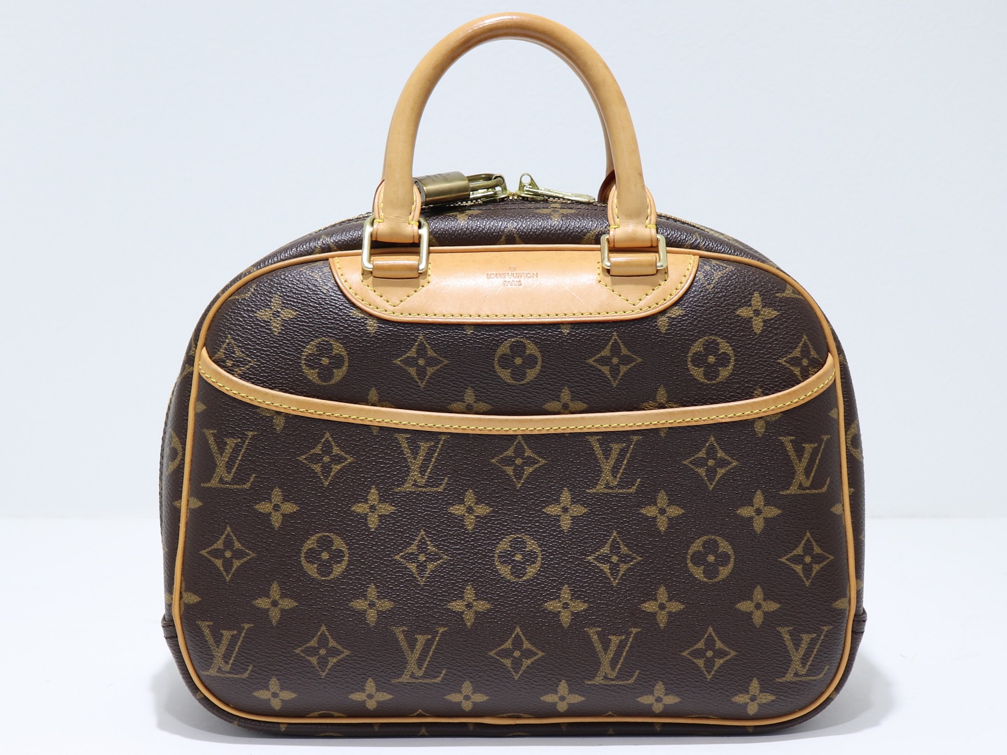 ルイヴィトンLOUIS VUITTON モノグラム　トゥルーヴィル　美品