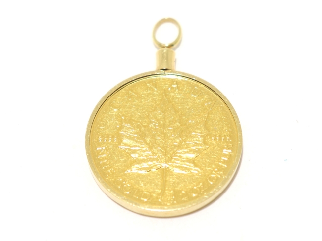 純金 K24メープルリーフ金貨/K18ペンダントトップ（2023年9月現在。買取価格は毎日変動します）