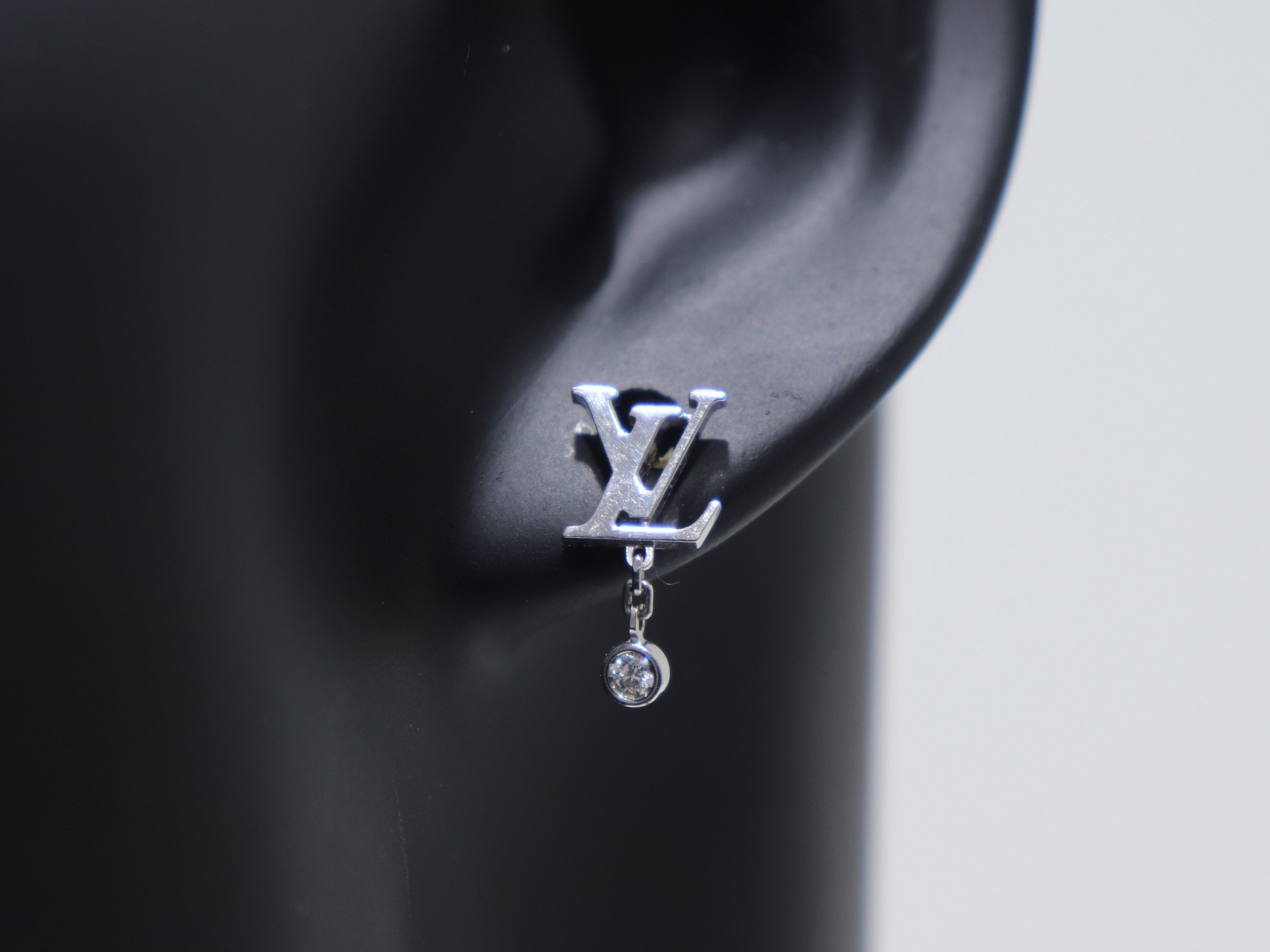 MISS ME STYLE JP6048T3 STRAIGHT CHAIN STUDS FLEUR DE LIS