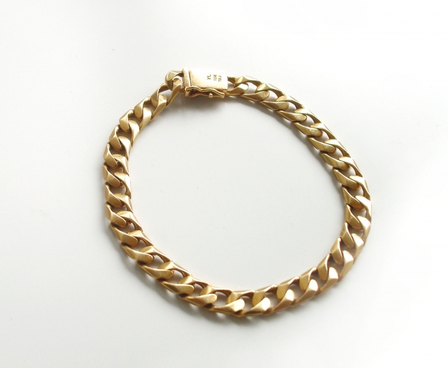 三重で高価買取を狙ううえで知っておくべき「金」の価値を決める純度の違い